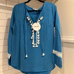 Line & Dot Long Sleeve Boho Tassel Shirt. Size Medium. NWT!!